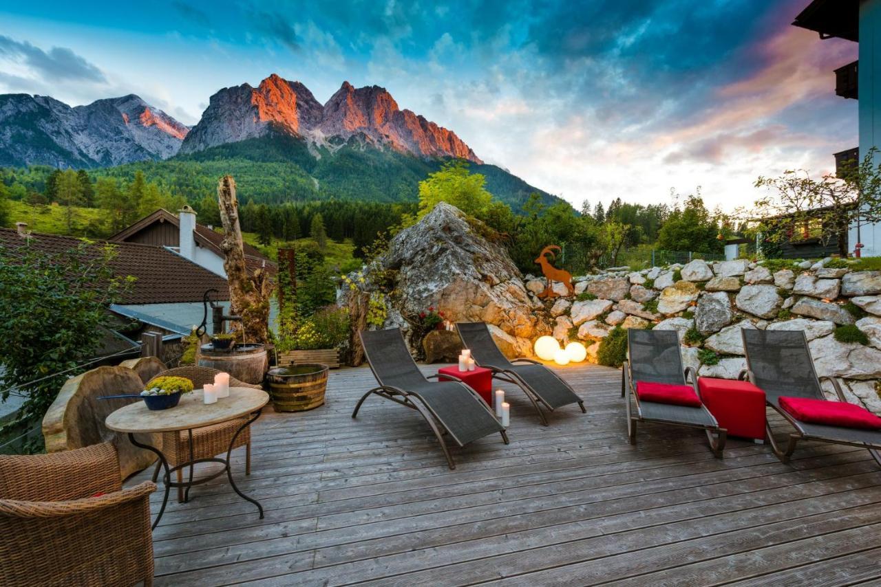 Bayern Resort Hotel - Adults Only - Mit Zugspitzblick - Eibsee-Naehe - Wellnessbereich - Naturpool Im Sommer Grainau Eksteriør billede