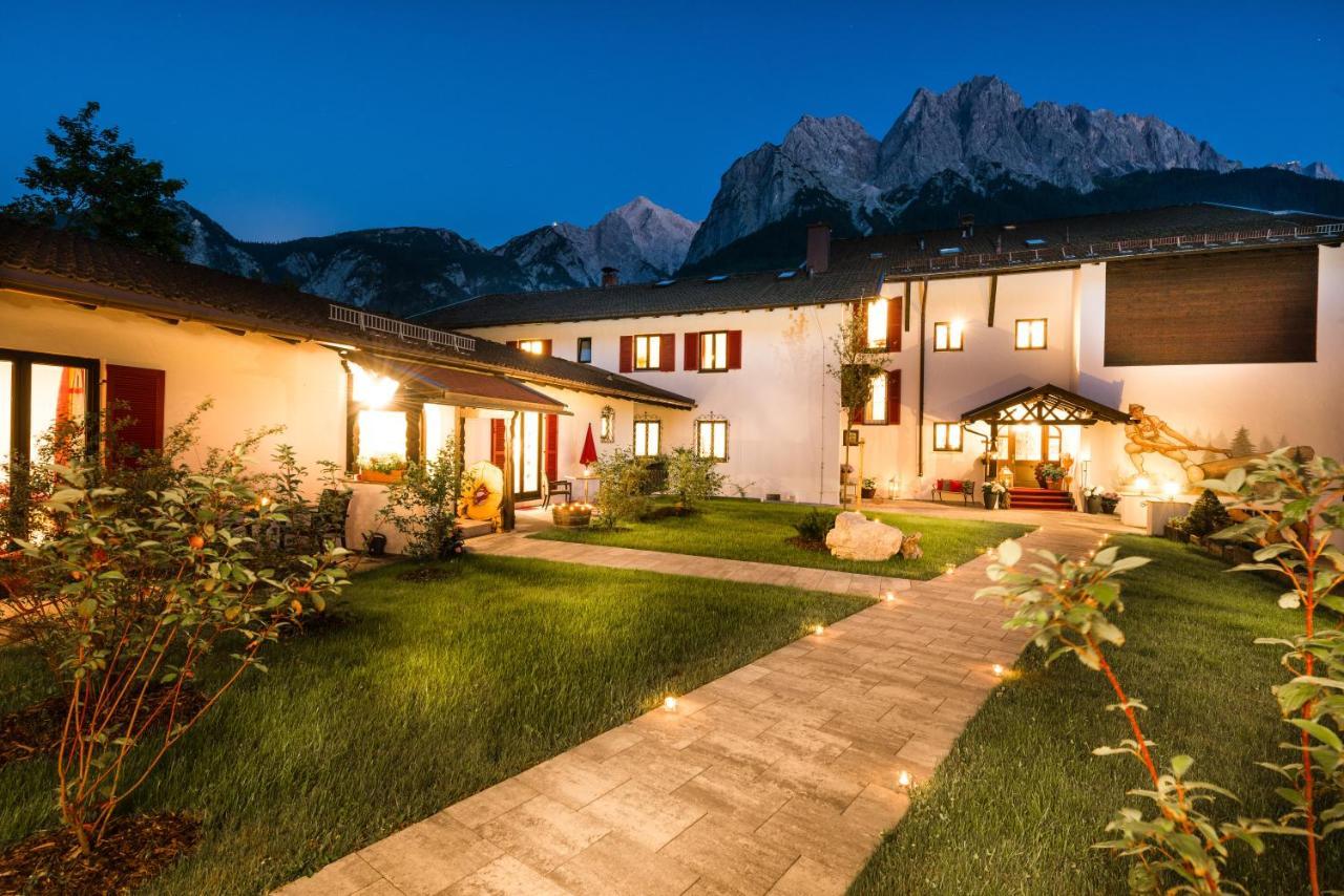 Bayern Resort Hotel - Adults Only - Mit Zugspitzblick - Eibsee-Naehe - Wellnessbereich - Naturpool Im Sommer Grainau Eksteriør billede