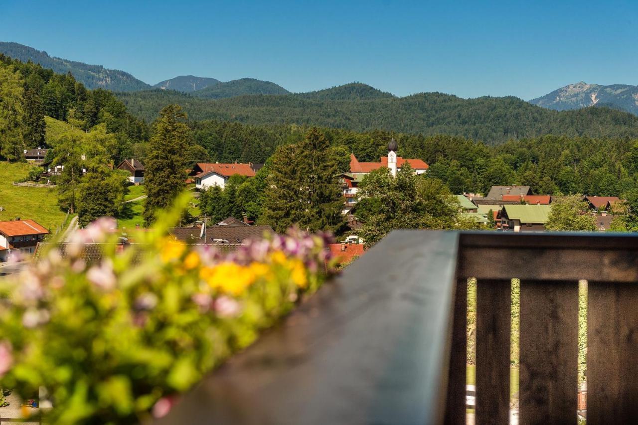 Bayern Resort Hotel - Adults Only - Mit Zugspitzblick - Eibsee-Naehe - Wellnessbereich - Naturpool Im Sommer Grainau Eksteriør billede