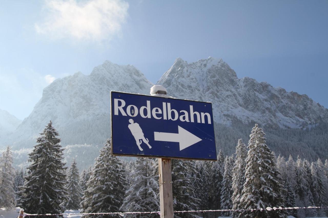 Bayern Resort Hotel - Adults Only - Mit Zugspitzblick - Eibsee-Naehe - Wellnessbereich - Naturpool Im Sommer Grainau Eksteriør billede