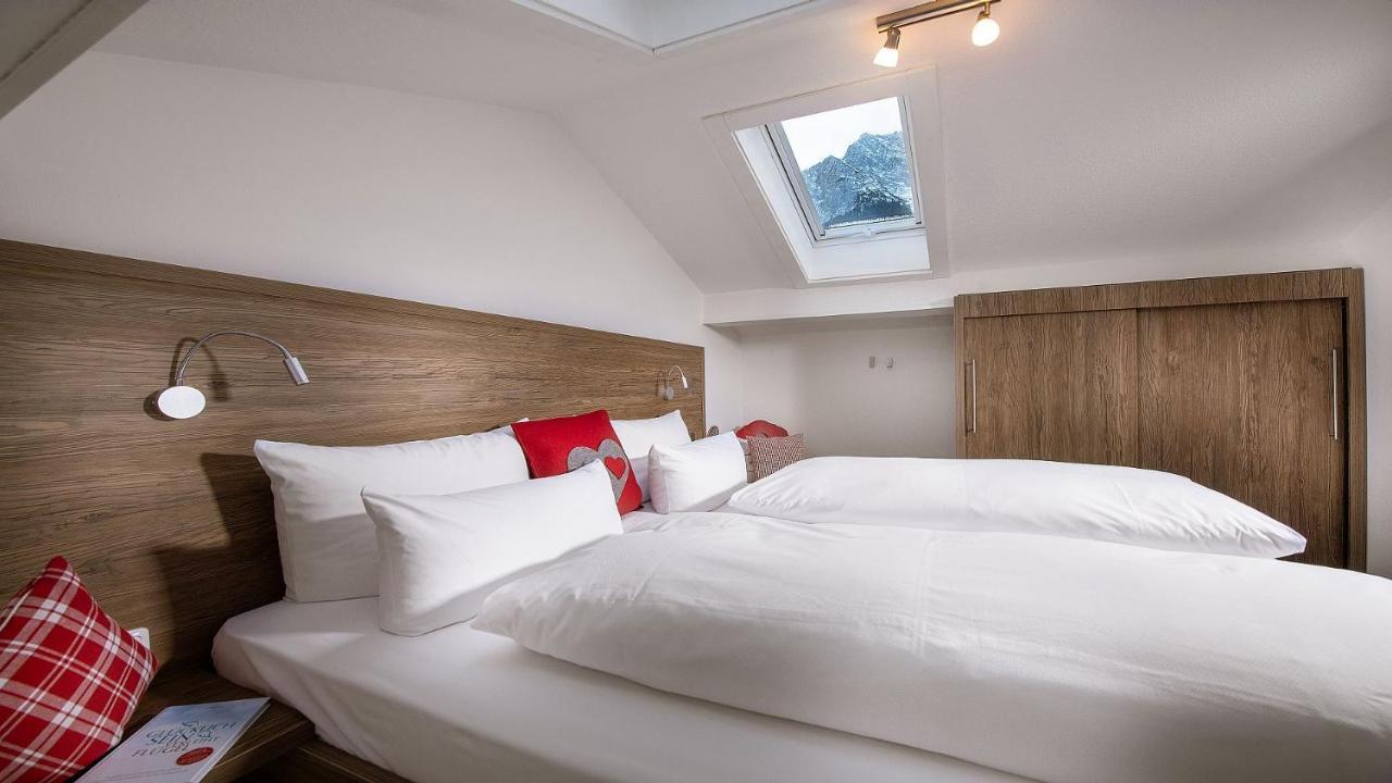 Bayern Resort Hotel - Adults Only - Mit Zugspitzblick - Eibsee-Naehe - Wellnessbereich - Naturpool Im Sommer Grainau Eksteriør billede